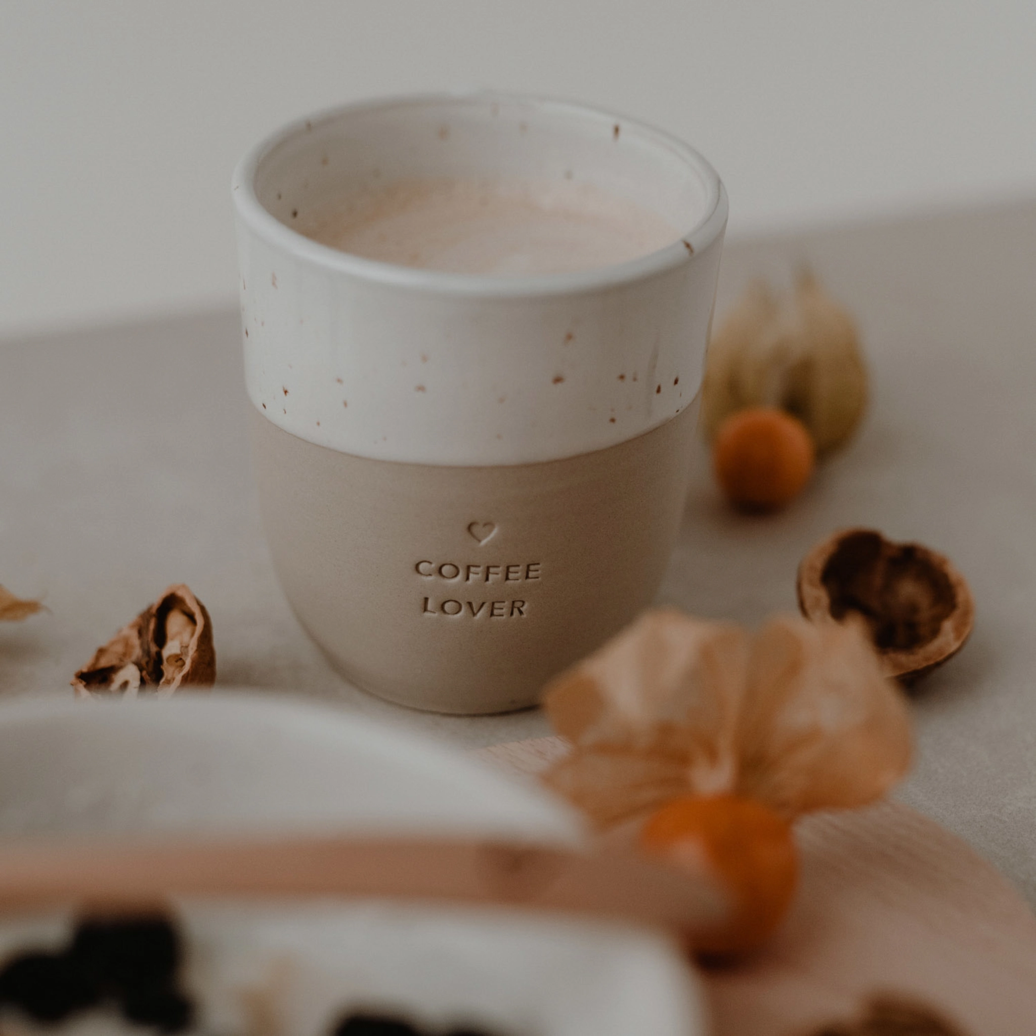 Eulenschnitt Kaffeebecher aus Steingut mit Aufschrift COFFEE LOVER für 320 ml