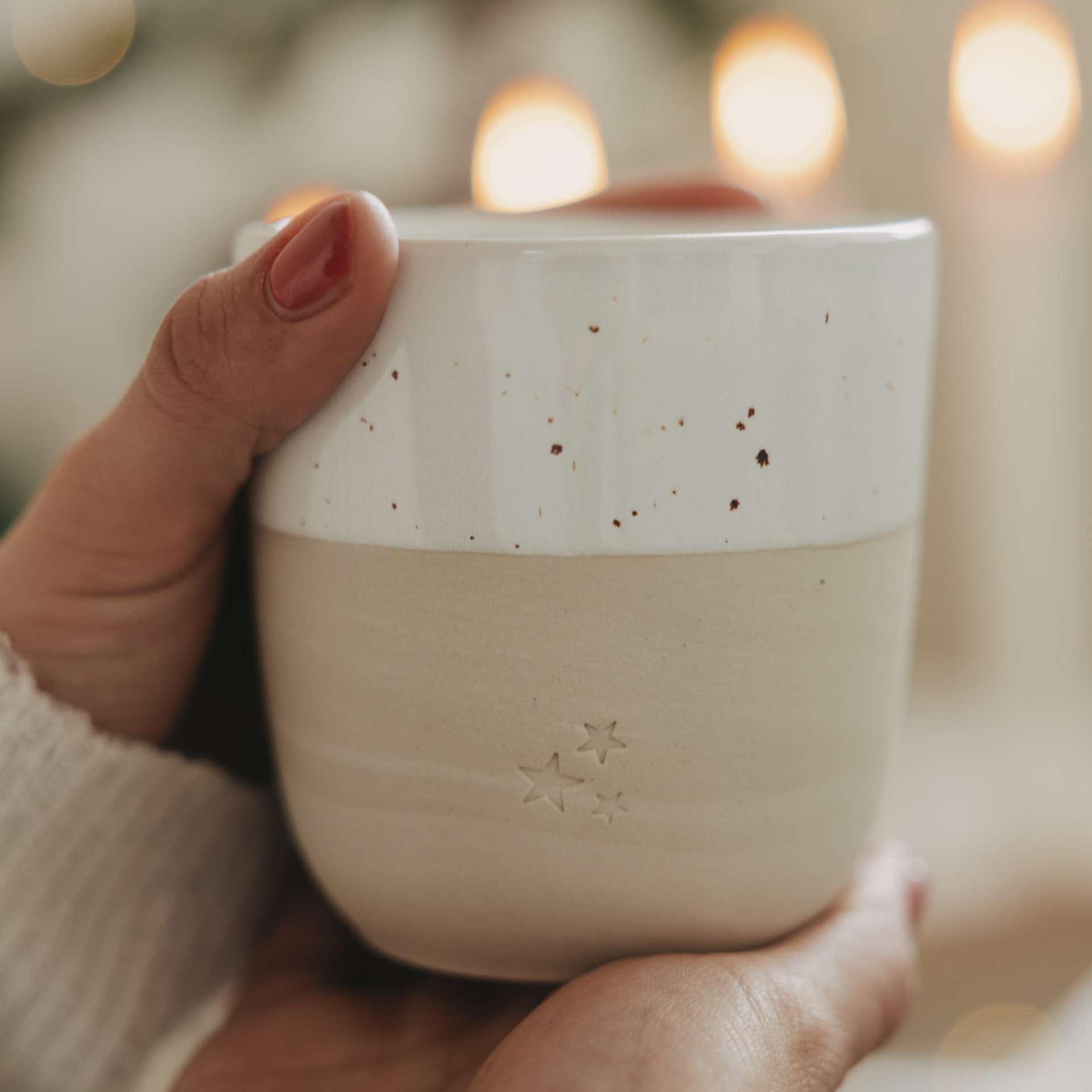 Eulenschnitt Becher aus Steingut mit drei Sternen | Hochwertige Prägung | Kaffeebecher aus Portugal