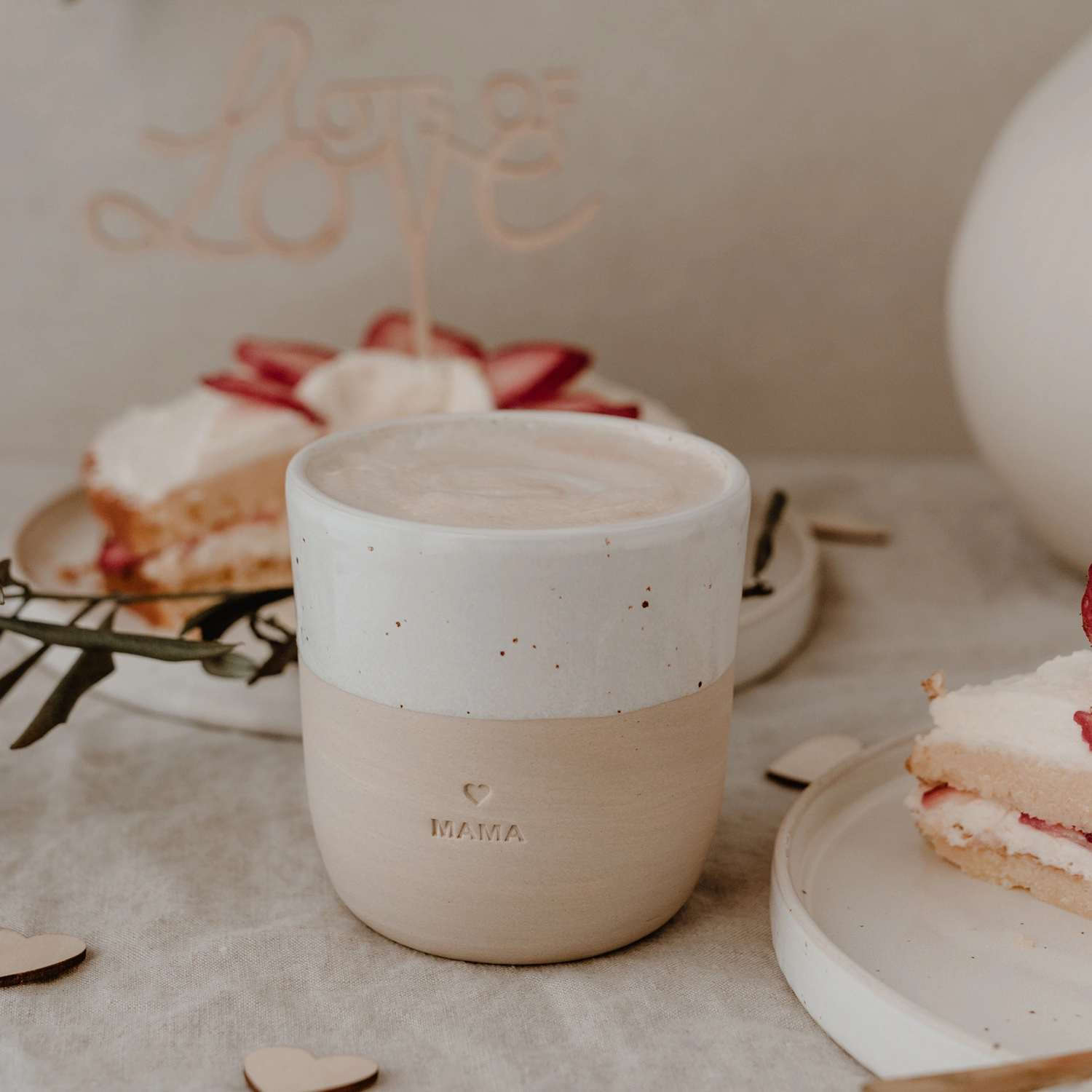Eulenschnitt Kaffee- und Teebecher mit Aufschrift Mama aus Steingut, handgefertigt in Portugal