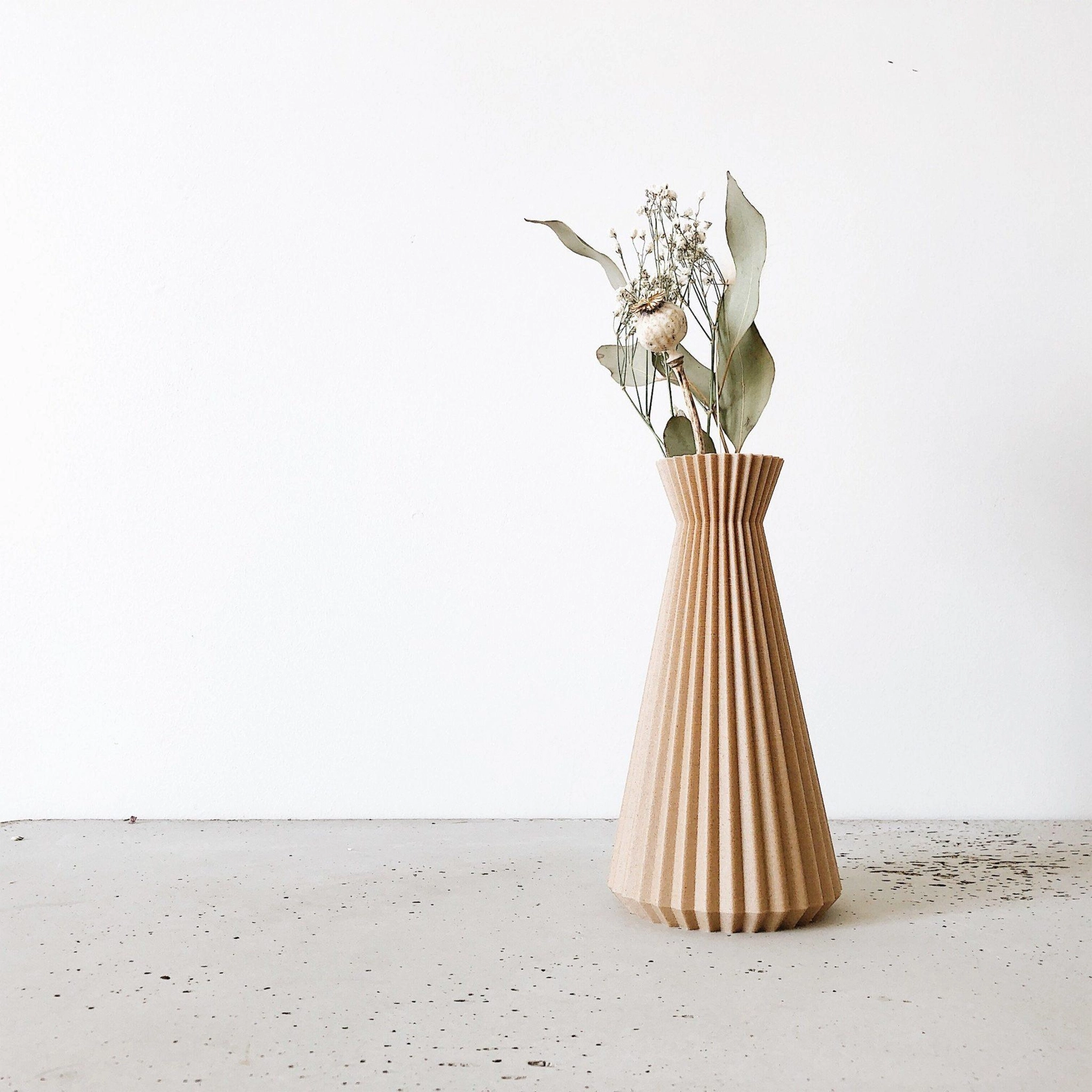 Minimum Design ausgefallene Deko-Vase ISHI in verschiedenen Farben und Größen