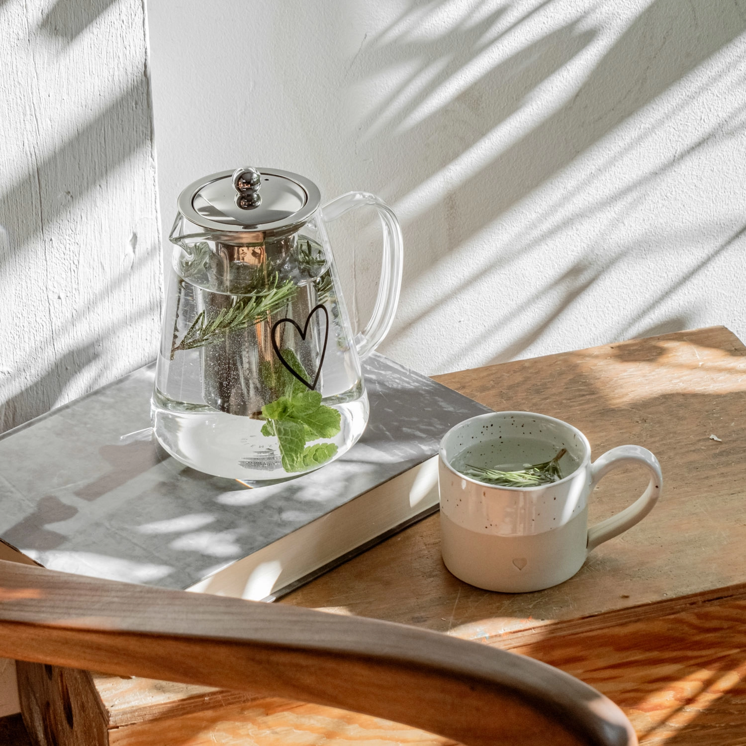 Eulenschnitt Teekanne aus Glas mit Sieb und Deckel, Aufdruck Herz für 1200 ml