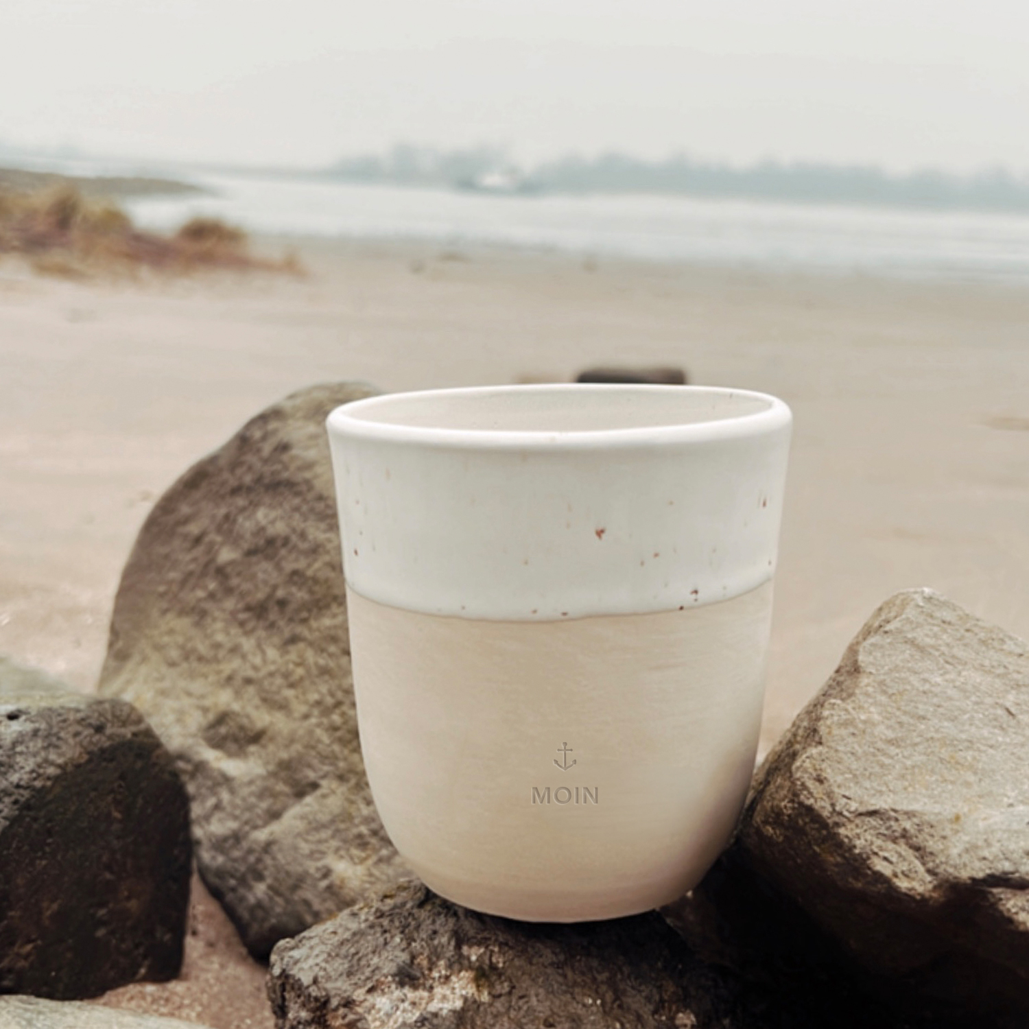 Eulenschnitt Kaffeebecher aus Steingut | MOIN mit Anker | handgefertigt in Portugal