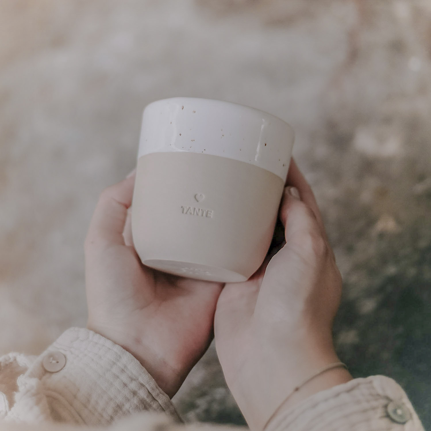 Eulenschnitt Steingut-Becher Tante | Geschenk für Tanten und Patentanten | Kaffebecher aus Steingut