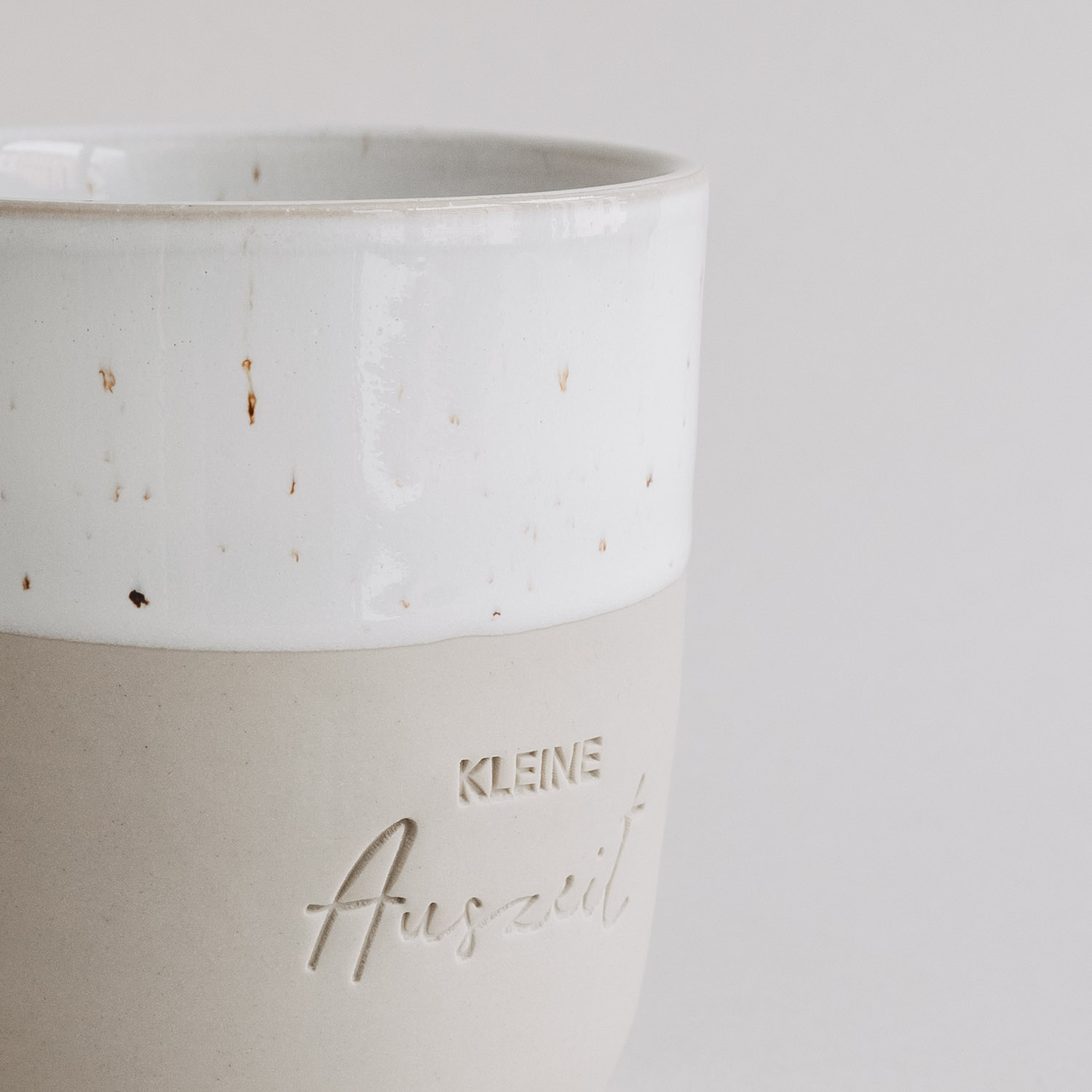 Eulenschnitt Kaffeebecher aus Steingut | Kleine Auszeit | LIMITED EDITION | Geburtstagsgeschenk